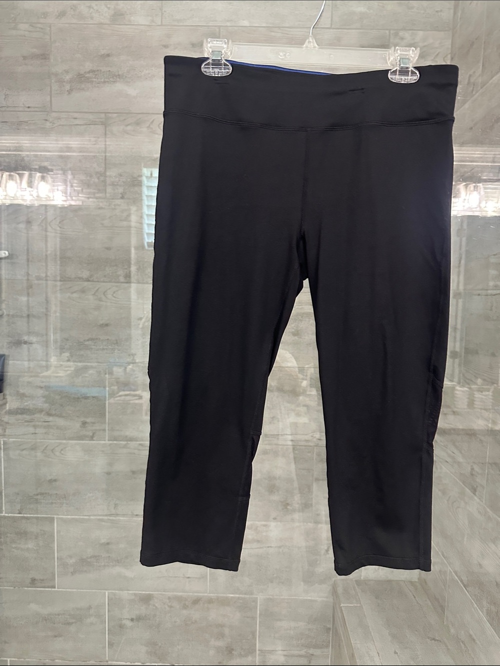 Calvin Klein Black Cropped Performance Leggings